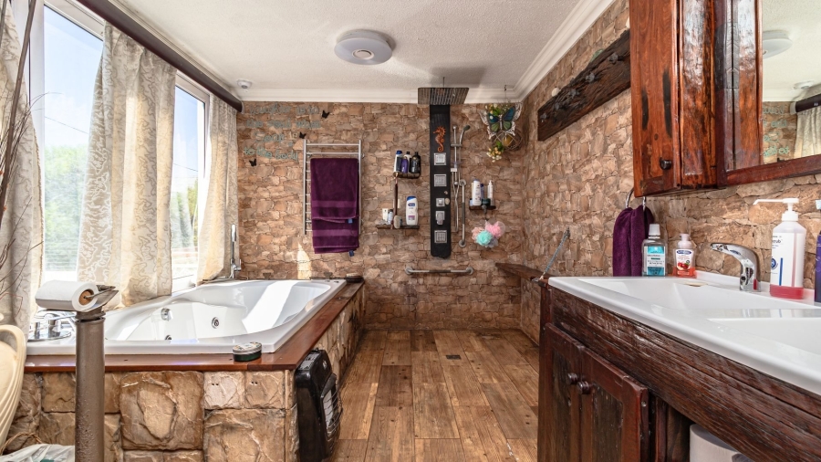 5 Bedroom Property for Sale in Bettys Bay Western Cape